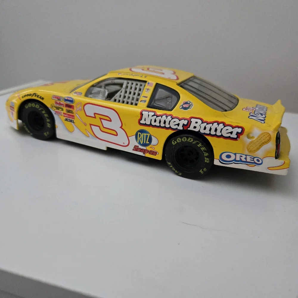 Dale Earnhardt Jr #3 Winner’s Circle Nilla Wafers Nutter Butter Diecast